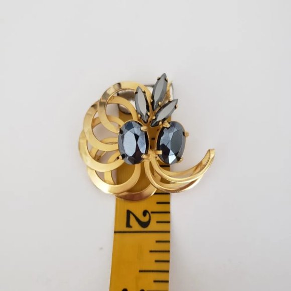 Vintage Goldtone & Faux Black Alaskan Diamond Brooch - Picture 3 of 4